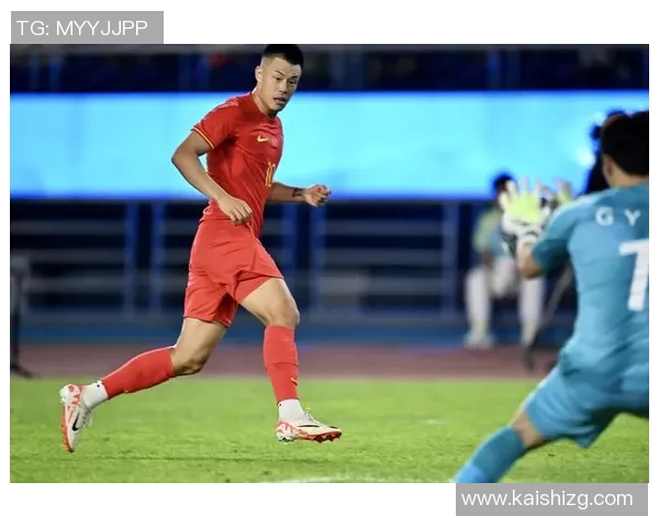 足协杯首轮谭龙闪耀赛场助力球队晋级展现超强实力 足协杯首轮谭龙闪耀赛场助力球队晋级展现超强实力