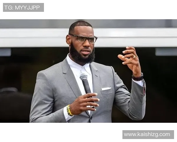 大卫-詹姆斯荣膺赛季最有价值球员：传奇门将再度闪耀绿茵场